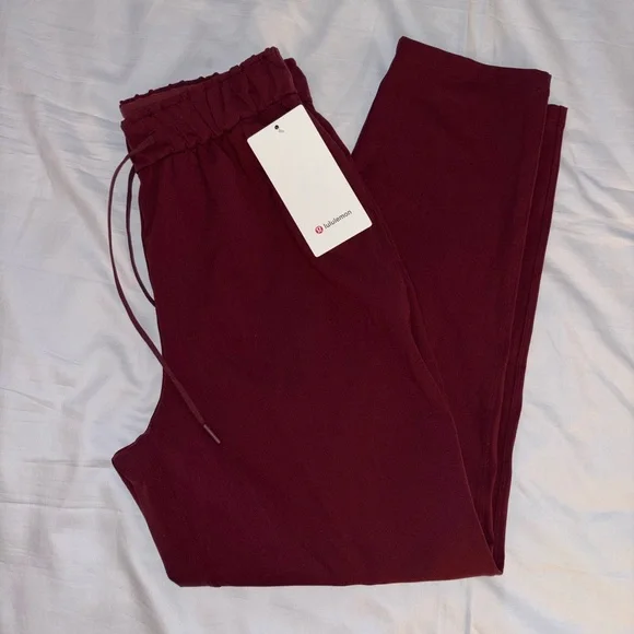 ✨NWT Lululemon Stretch High-Rise Pant 7/8 Length in Red Merlot - Picture 3 of 14
